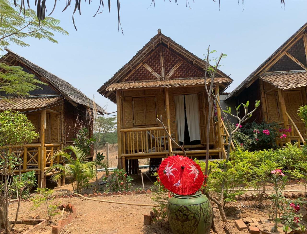 Bamboo House Appartamento Bagan Esterno foto